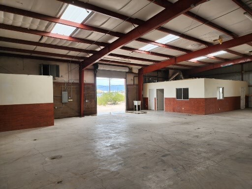 More Photos Of 4504 S Country Club Rd, Tucson Warehouse For Lease