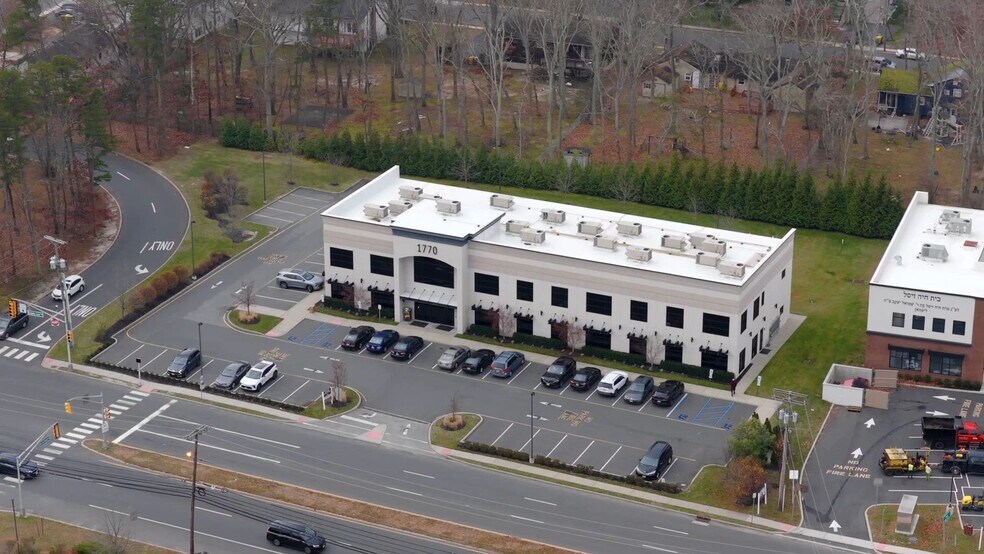 Primary Photo Of 1770 W County Line Rd, Lakewood Medical For Lease