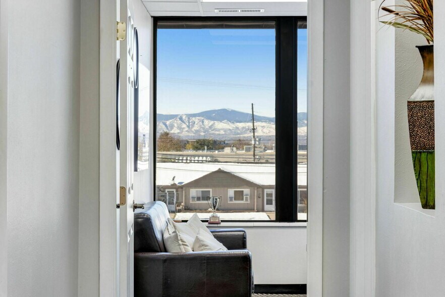 More Photos Of 2140 S Holly St, Denver Office For Lease