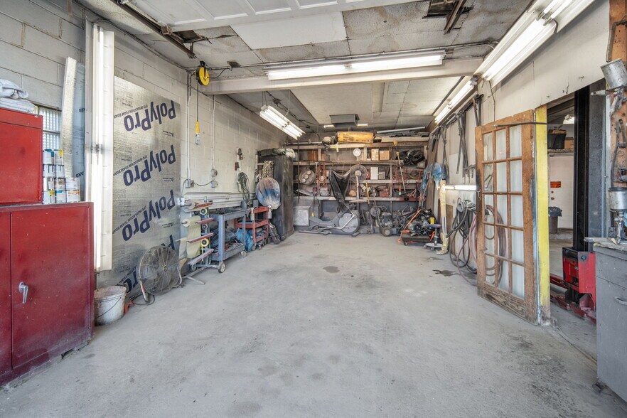 More Photos Of 1907 Van Vranken Ave, Schenectady Auto Repair For Sale