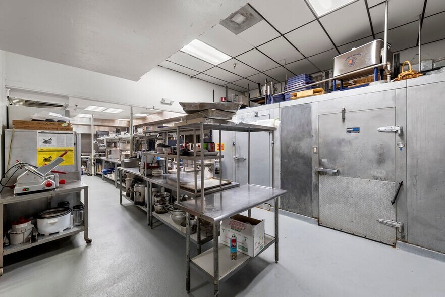 More Photos Of 4725 Vincennes Blvd, Cape Coral Restaurant For Sale
