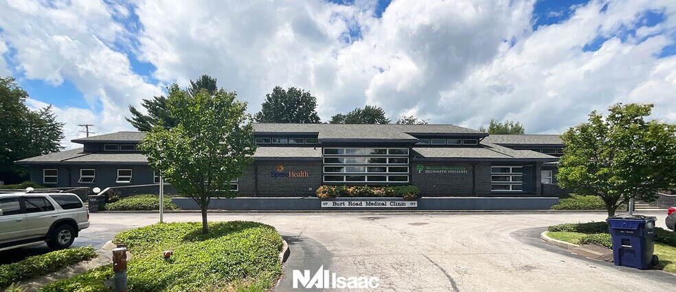 More Photos Of 177 Burt Rd, Lexington Medical For Sale
