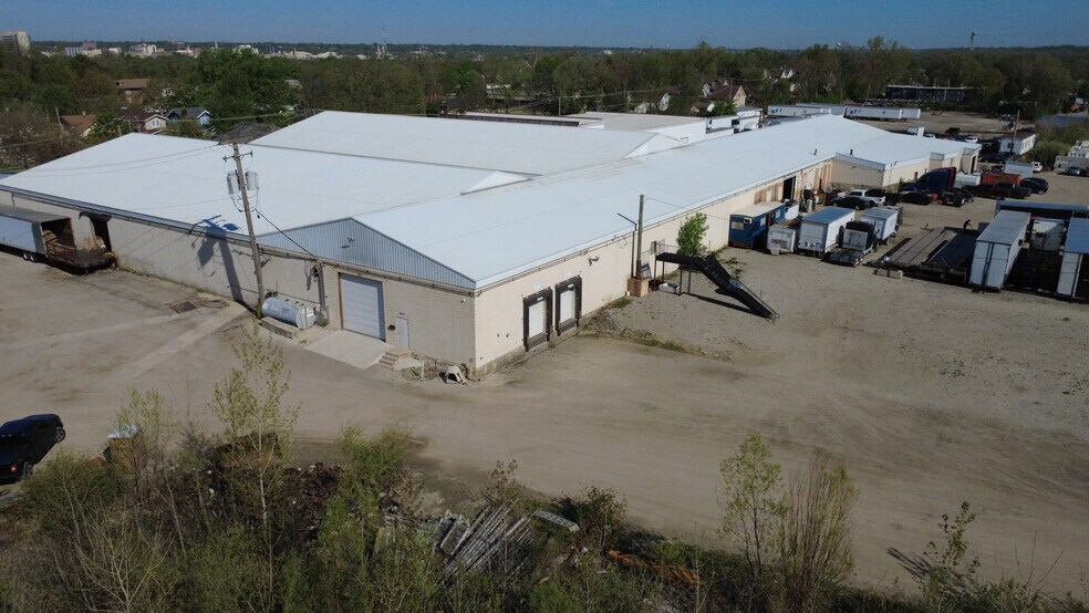 More Photos Of 807 4th Ave, Joliet Warehouse For Lease