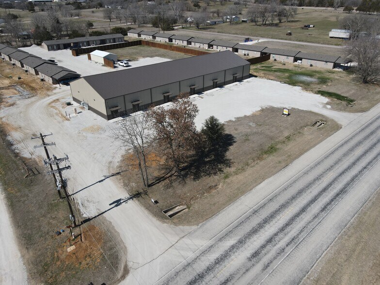 More Photos Of 615 FM 371, Gainesville Showroom For Sale