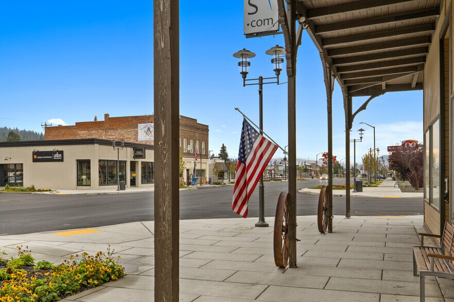 More Photos Of 220 E 1st St, Cle Elum General Retail For Sale