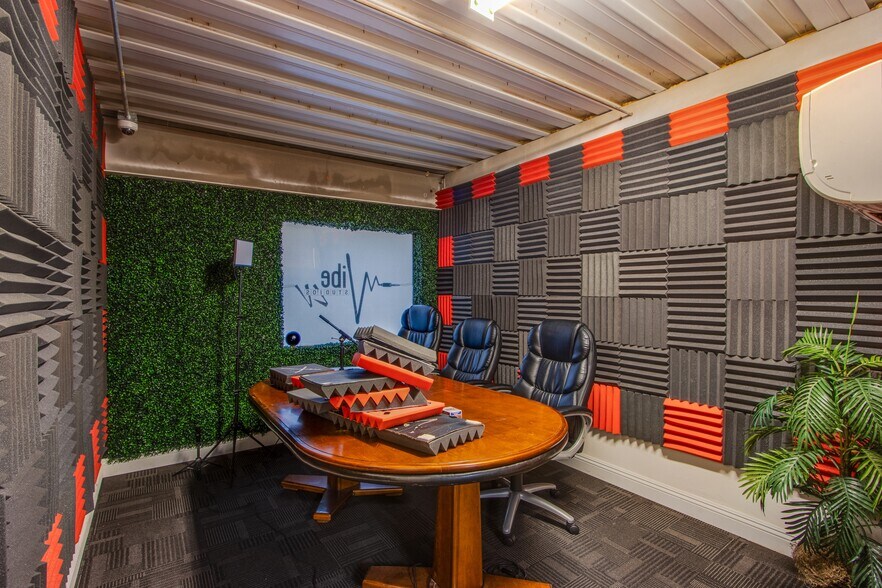 More Photos Of 4251 W Oquendo Rd, Las Vegas Light Distribution For Sale