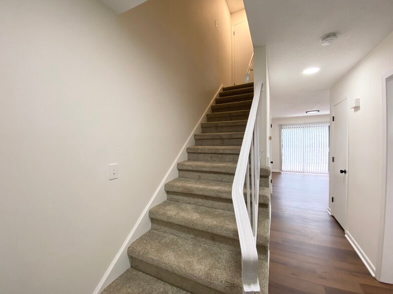 More Photos Of 1127 Rutherford Rd, Greenville Apartments For Sale