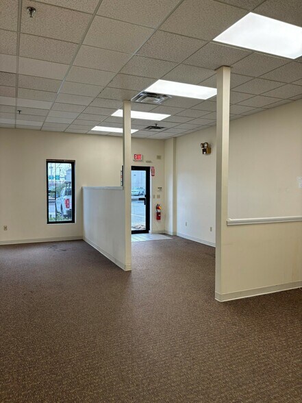 More Photos Of 190 Riverside St, Portland Flex For Lease