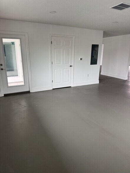 More Photos Of 4000-4006 Shoal Line Blvd, Hernando Beach Office For Sale