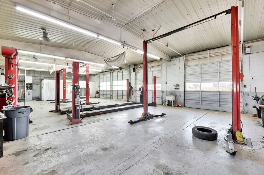 More Photos Of 11209 W Kellogg, Wichita Auto Dealership For Sale