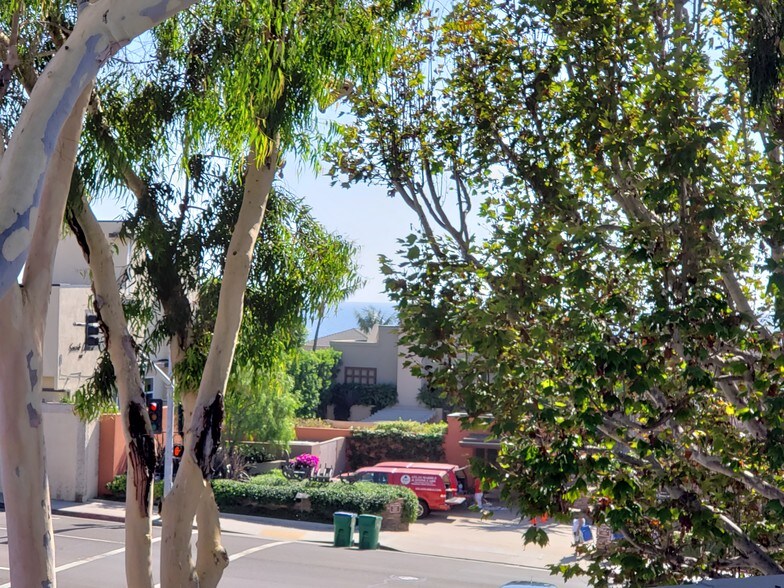 More Photos Of 1590 S Coast Hwy, Laguna Beach Storefront Retail Office For Lease