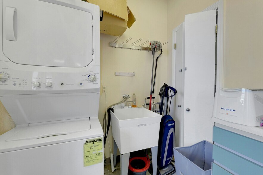 More Photos Of 1033 Clifton Ave, Clifton Medical For Sale