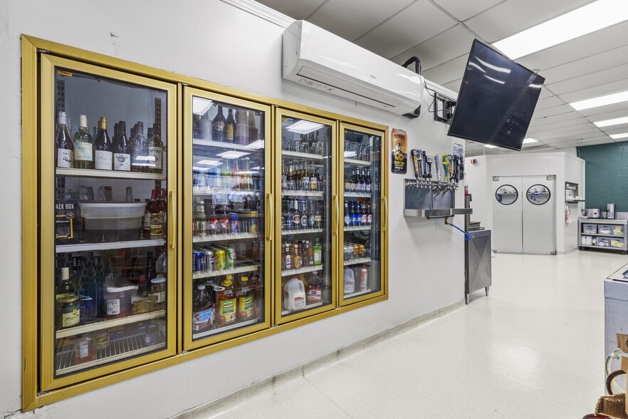 More Photos Of 348 Market St, Colusa Restaurant For Sale