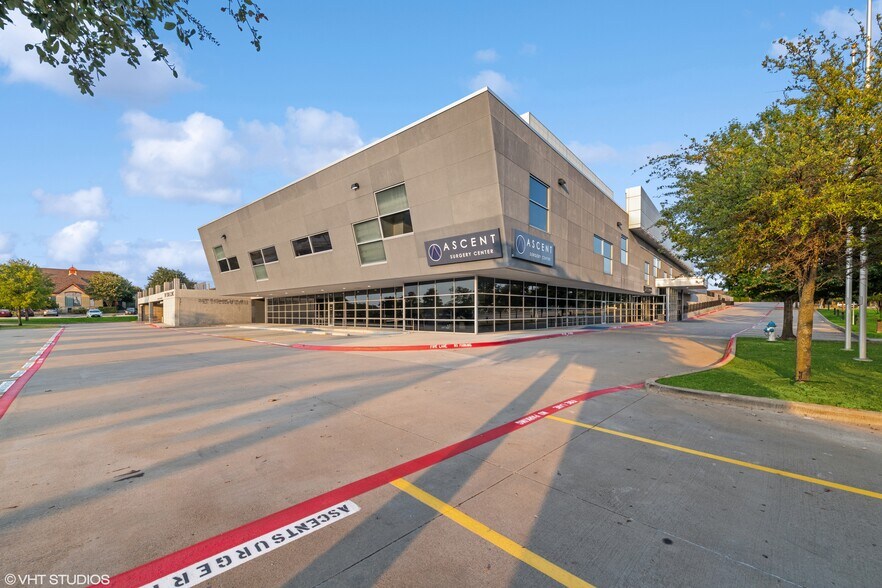 More Photos Of 6957 W Plano Pky, Plano Medical For Lease