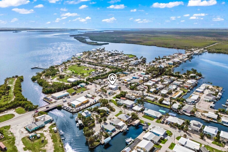 More Photos Of 4574 Pine Island Rd NW, Matlacha Office For Sale