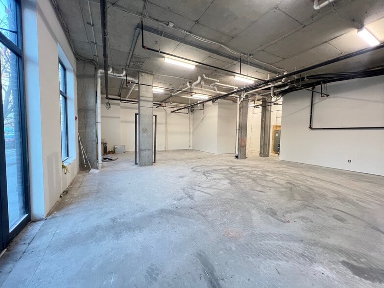 More Photos Of 139 Christopher Columbus Dr, Jersey City Apartments For Lease