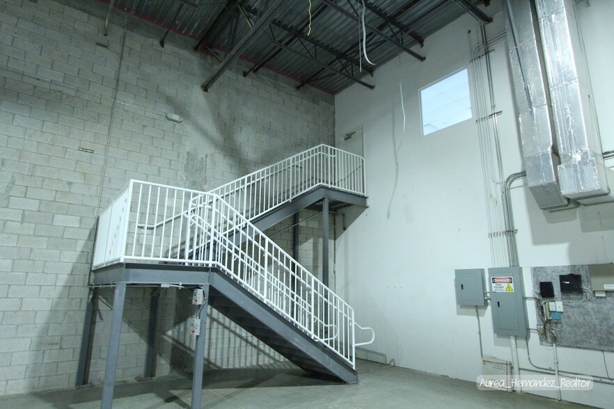 More Photos Of 1335 NW 98th Ct, Miami Warehouse For Sale