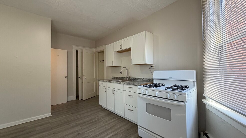More Photos Of 2072 Elm Ave, Cincinnati Apartments For Sale