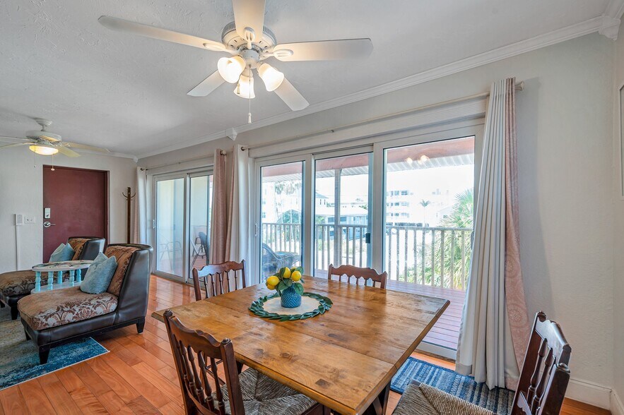 More Photos Of 1809 Gulf Blvd, Indian Rocks Beach Apartments For Sale