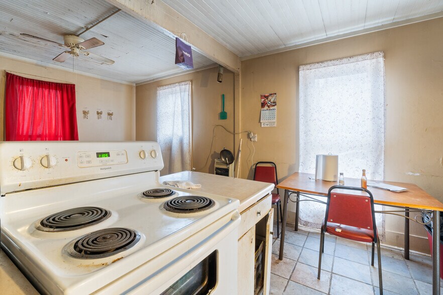 More Photos Of 622 S Wright St, Siloam Springs Apartments For Sale