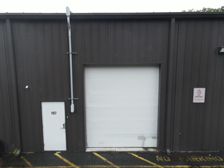 More Photos Of 3619 Richmond Hwy, Stafford Light Distribution For Lease