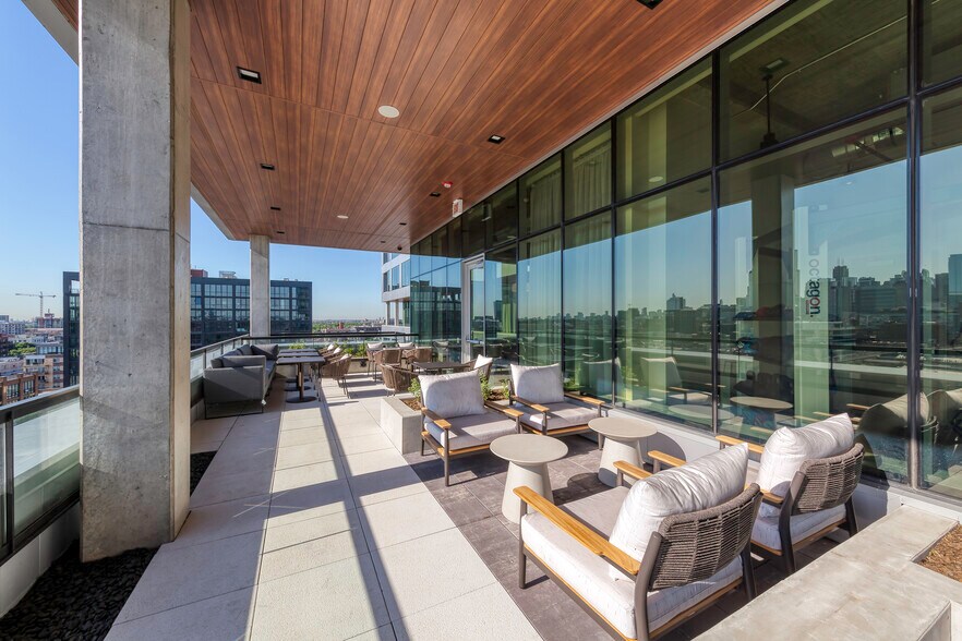 More Photos Of 1375 W Fulton Market, Chicago Office For Sale