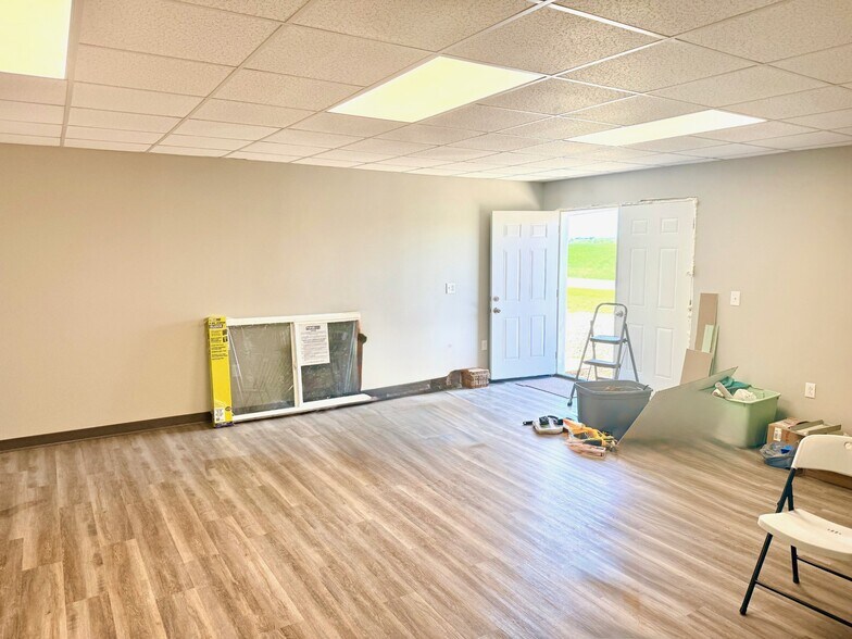 More Photos Of 5841 State Highway K St, Cape Girardeau Warehouse For Lease