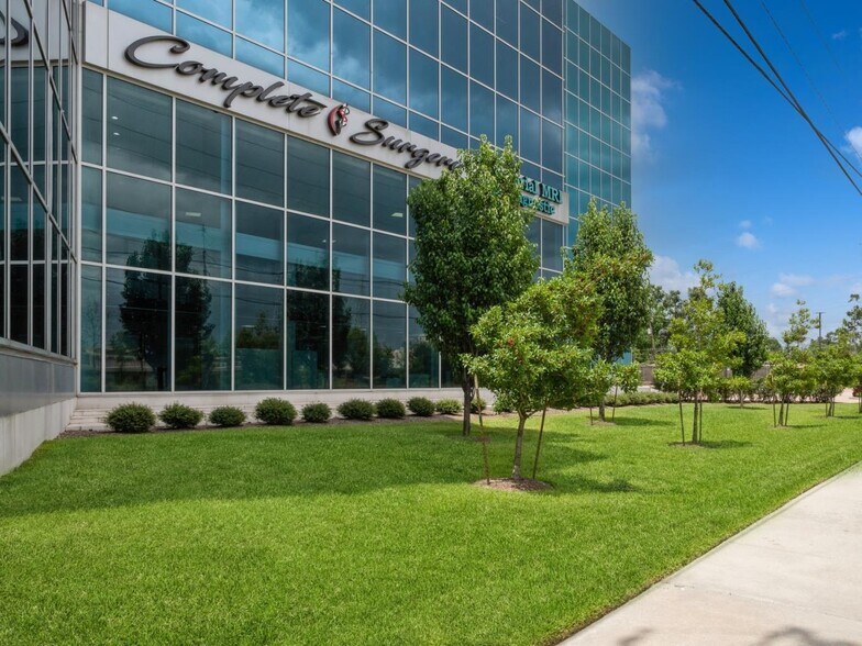 More Photos Of 1900 North Loop W, Houston Medical For Lease