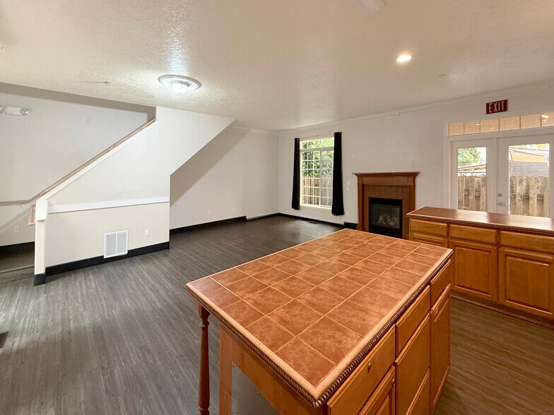 More Photos Of 8041-8045 E Burnside St, Portland Rehabilitation Center For Sale