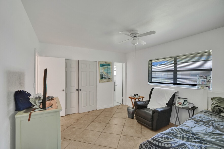 More Photos Of 5706-5708 Lincoln St, Hollywood Multifamily For Sale