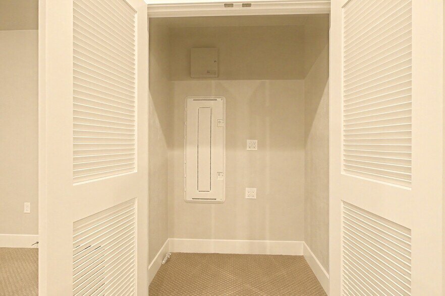 More Photos Of 13598 W Newberry Rd, Newberry Office For Lease