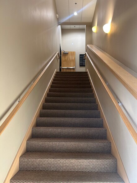 More Photos Of 2500 NE Twin Knolls Dr, Bend Medical For Sale