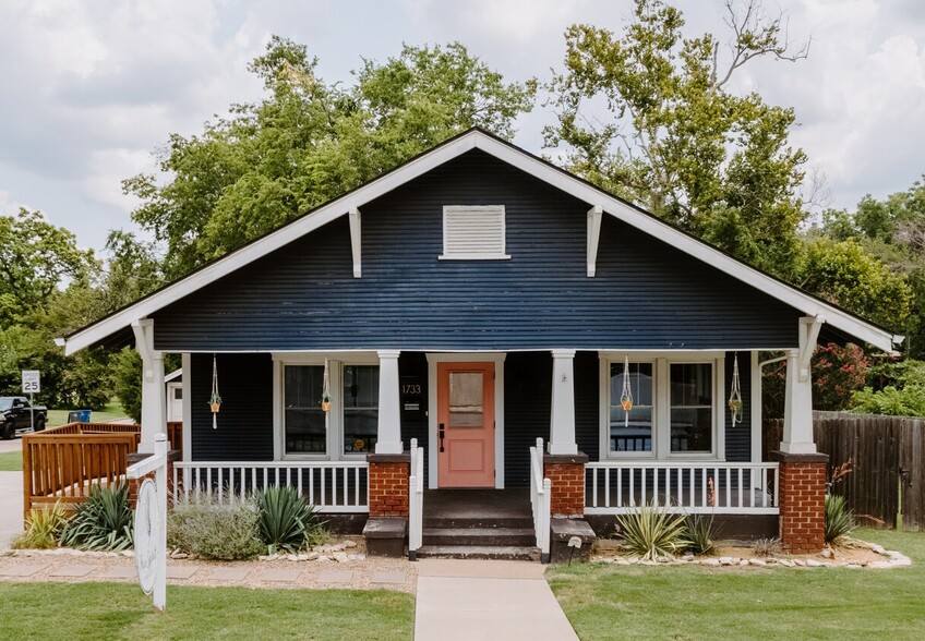 Primary Photo Of 1733 S Lewis Ave, Tulsa Office For Lease