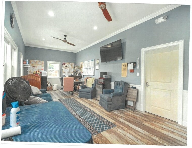 More Photos Of 615 3rd Ave, Alpha Freestanding For Sale