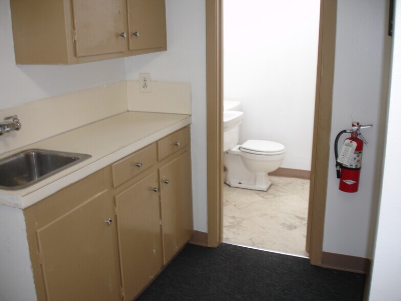 More Photos Of 1022 Pasadena Blvd, Pasadena Medical For Lease