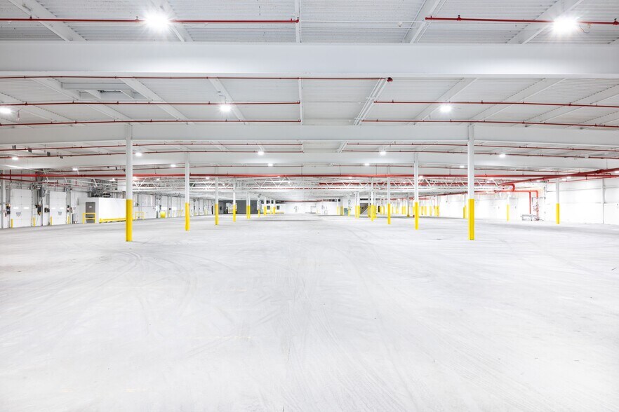 More Photos Of 4250 Bells Ln, Louisville Manufacturing For Sale