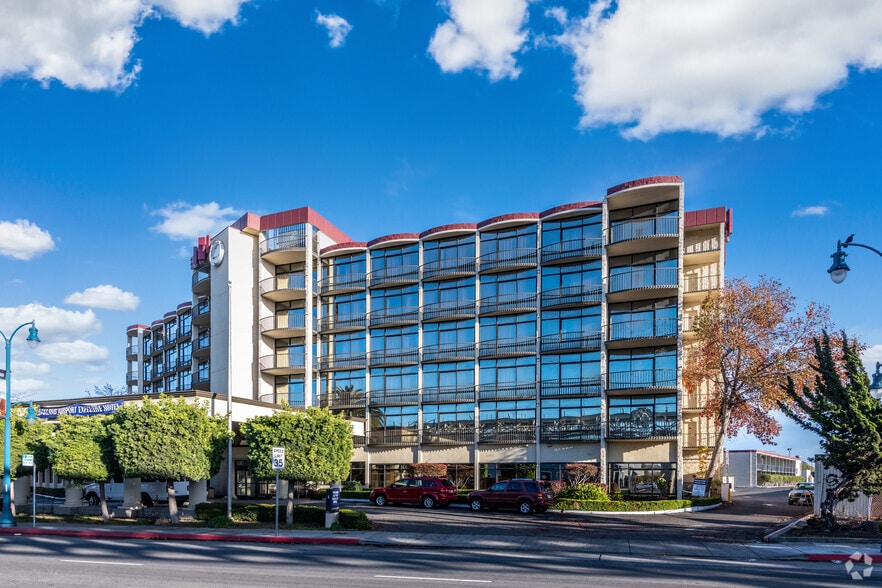 More Photos Of 150 Hegenberger Rd, Oakland Hotel For Sale