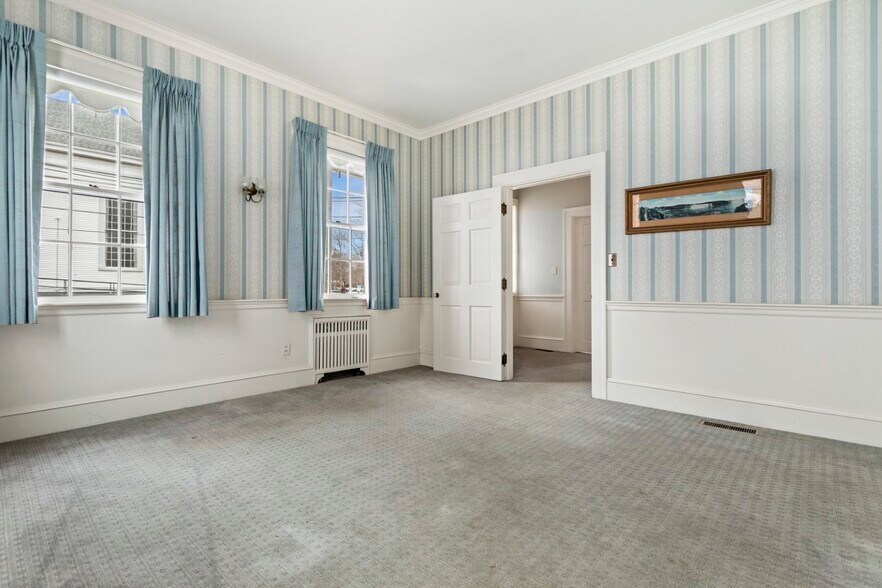 More Photos Of 4-6 Common St, Stoneham Storefront Retail Residential For Sale