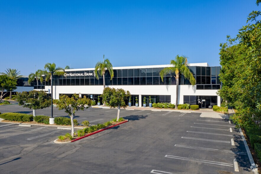 More Photos Of 9400 Topanga Canyon Blvd, Chatsworth Office For Lease