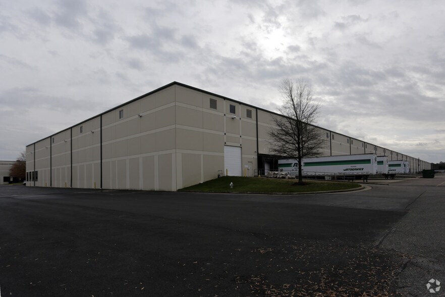 More Photos Of 1900-1984 Ruffin Mill Rd, South Chesterfield Distribution For Lease