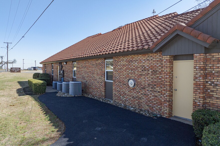 More Photos Of 3415 N Loy Lake Rd, Sherman Medical For Sale