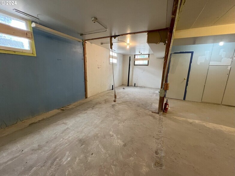 More Photos Of 1839 3rd St, Baker City Religious Facility For Sale