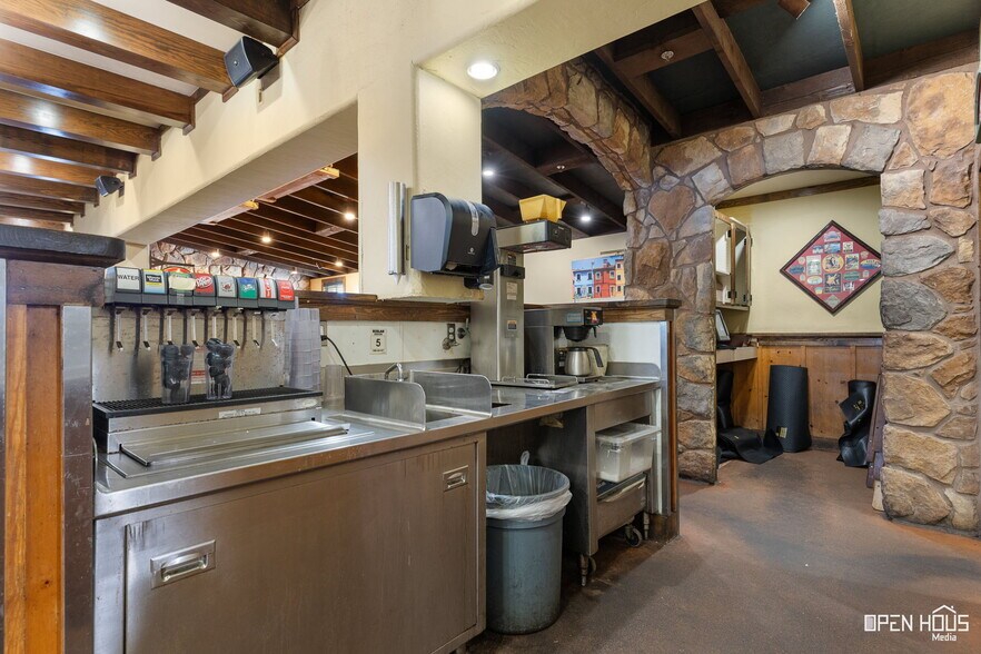 More Photos Of 4330 Kell Blvd, Wichita Falls Restaurant For Sale