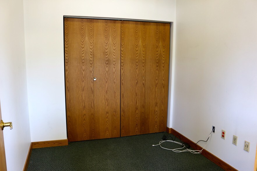 More Photos Of 3897 Wilder Rd, Bay City General Retail For Lease