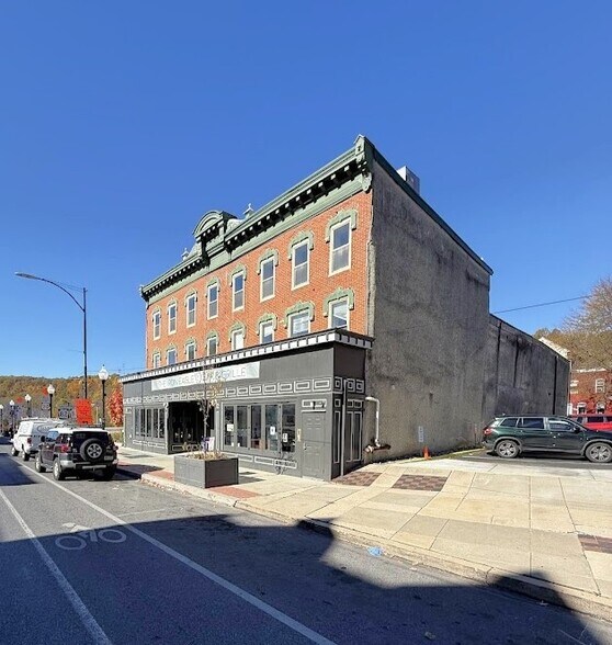 More Photos Of 143 E Lincoln Hwy, Coatesville Restaurant For Lease