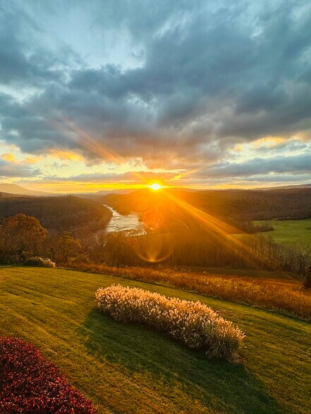 More Photos Of 125 River Ridge Dr, Pearisburg Hospitality For Sale