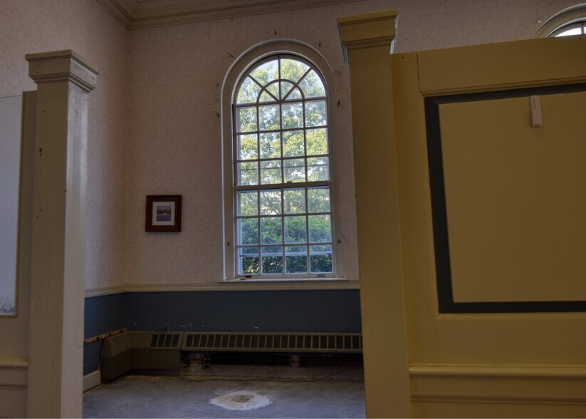 More Photos Of 3 Highland St, Plymouth Bank For Sale