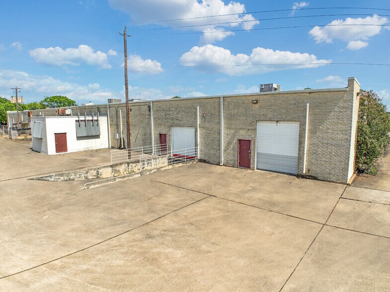 More Photos Of 902-910 Gemini, Houston Unknown For Lease