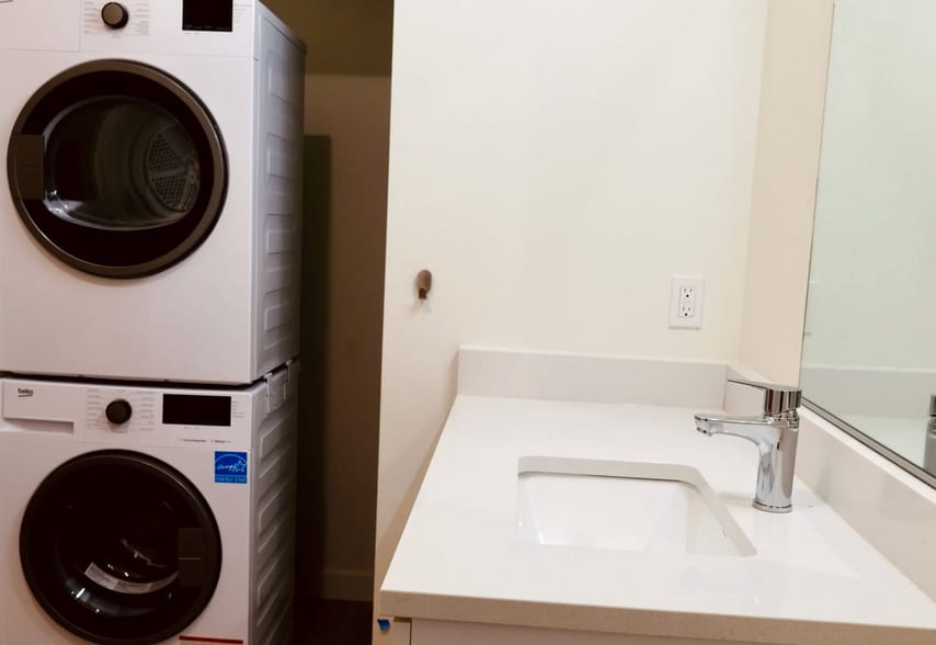 More Photos Of 1407 SE Cora St, Portland Restaurant For Sale