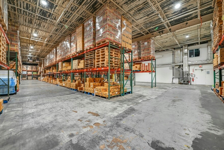 More Photos Of 106 Stonehurst Ct, Northvale Warehouse For Lease